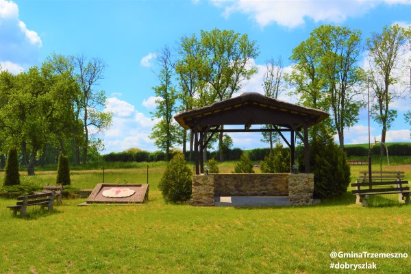 Kościół drewniany w Kamieńcu - Kościół drewniany w Kamieńcu