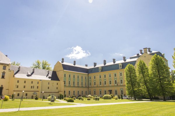 Klasztor sióstr benedyktynek - Opactwo Cysterskie