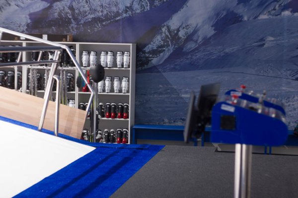 Skimondo - wnętrze - Skimondo - całoroczny stok narciarski