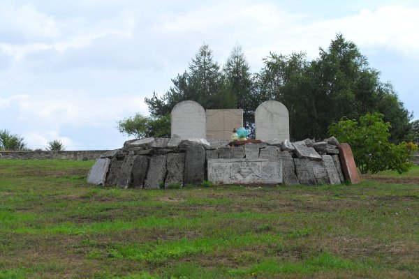 lapidarium - Cmentarz żydowski nowy w Chmielniku