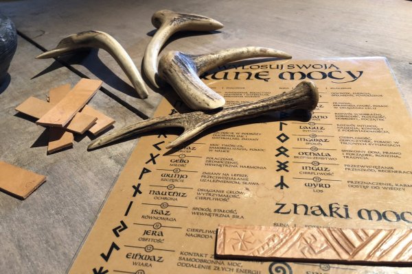 Warsztat pisanie na skórze - Osada Średniowieczna