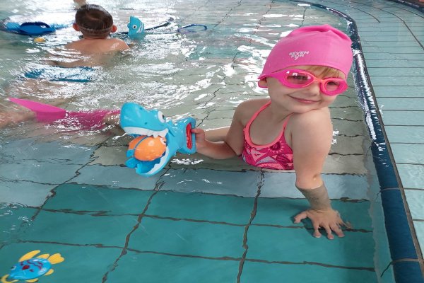 Zabawa na basenie - Zabawa na basenie