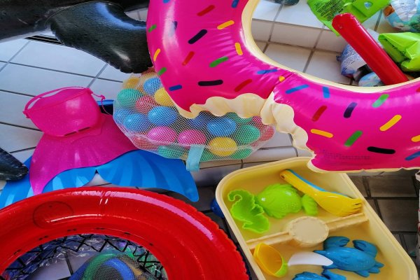 Zabawki, sprzęt do nauki pływania - Zabawa na basenie