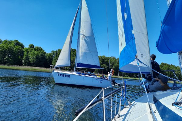 Rejsy jachtem żaglowym "TAJFUN" w Mikołajkach