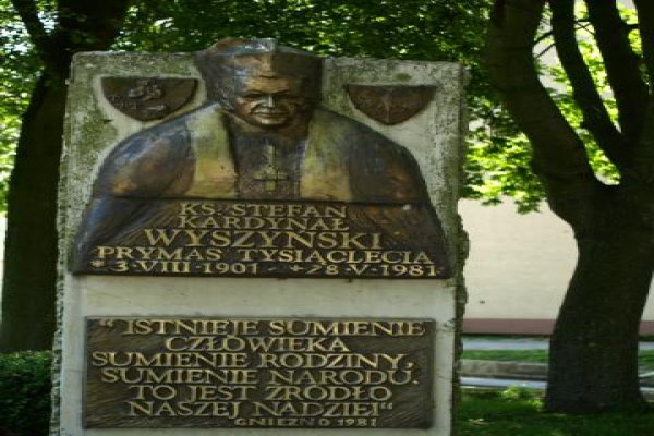 Pomnik kard. Stefana Wyszyńskiego