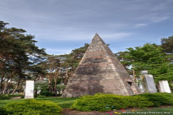 Piramida Łakińskiego