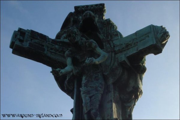 Wielkanocny potrójny krzyż