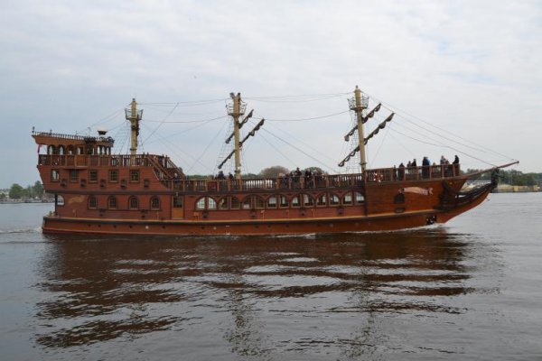 Rejsy wycieczkowe statkiem Roza Weneda