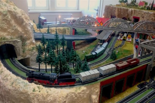 Wystawa Miniatur Kolejowych Rewal