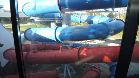 Aquapark z falą do surfingu w hotelu Radisson Blu — zdjęcie 2