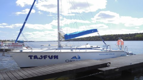 Rejsy jachtem żaglowym "TAJFUN" w Mikołajkach — zdjęcie 2