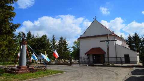 Kościół i brama-dzwonnica w Szydłowie — zdjęcie 3