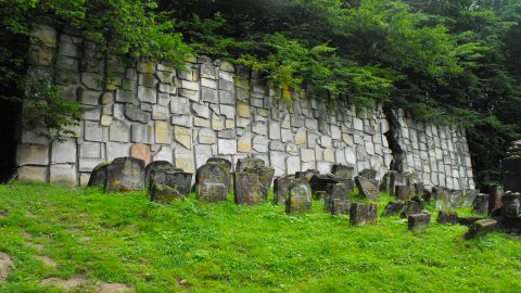 Zabytkowy cmentarz żydowski
