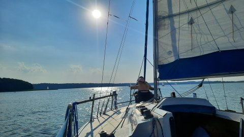 Rejsy jachtem żaglowym "TAJFUN" w Mikołajkach — zdjęcie 5