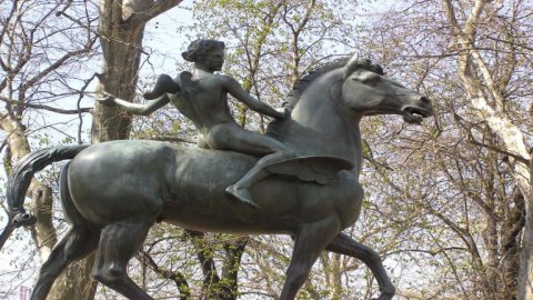 Cupid statue on Pegasus