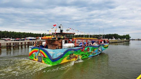 Cruises on the ship "Ugly Duckling"