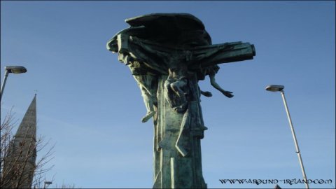 Wielkanocny potrójny krzyż