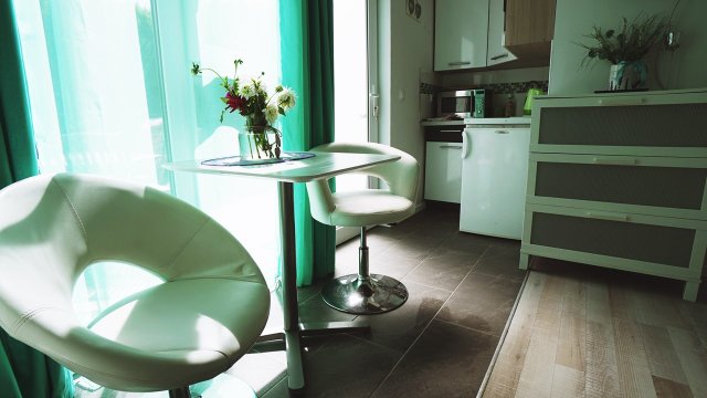Apartamenty na Pięterku | Dom z widokiem na Jezioro Jamno