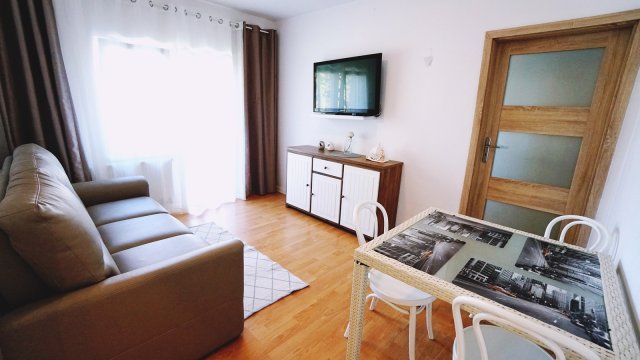 Apartamenty na Pięterku | Dom z widokiem na Jezioro Jamno