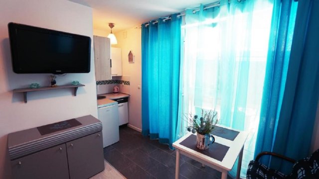 Apartamenty na Pięterku | Dom z widokiem na Jezioro Jamno