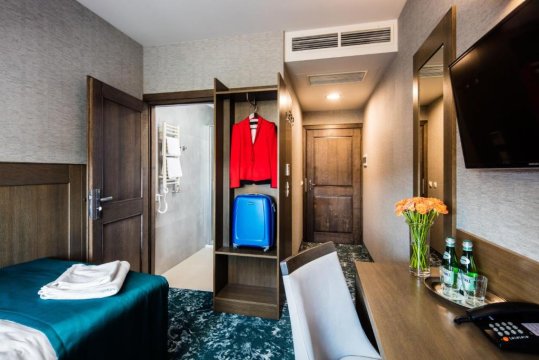 Hotel przyjazny dzieciom ze stajnią i kucykami, blisko Krakowa