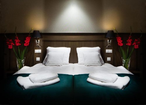 Hotel przyjazny dzieciom ze stajnią i kucykami, blisko Krakowa