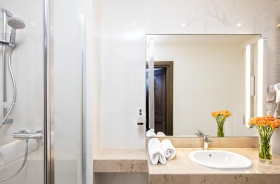 Hotel przyjazny dzieciom ze stajnią i kucykami, blisko Krakowa