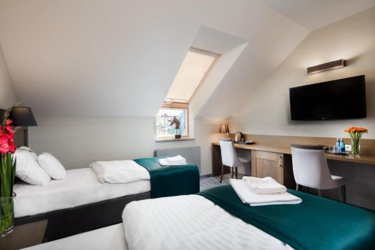 Hotel przyjazny dzieciom ze stajnią i kucykami, blisko Krakowa