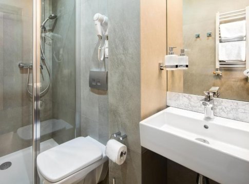 Hotel przyjazny dzieciom ze stajnią i kucykami, blisko Krakowa