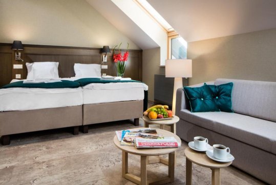 Hotel przyjazny dzieciom ze stajnią i kucykami, blisko Krakowa