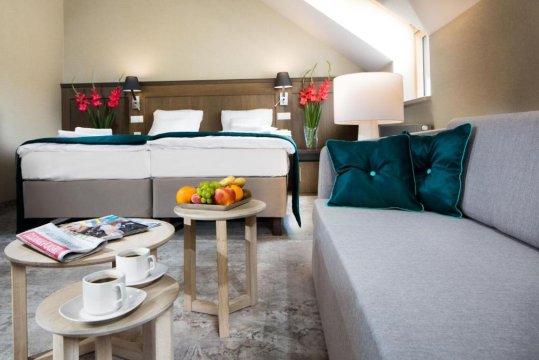 Hotel przyjazny dzieciom ze stajnią i kucykami, blisko Krakowa