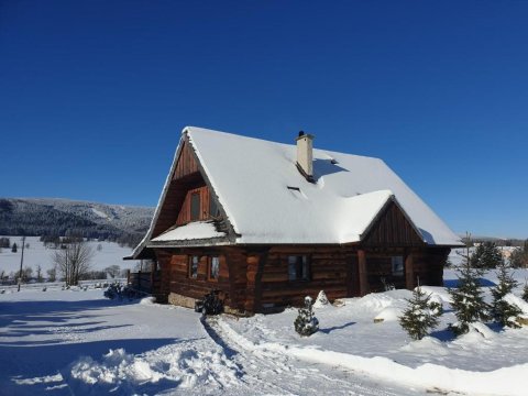 Komfortowy dom z bali koło Zieleńca z widokiem na góry