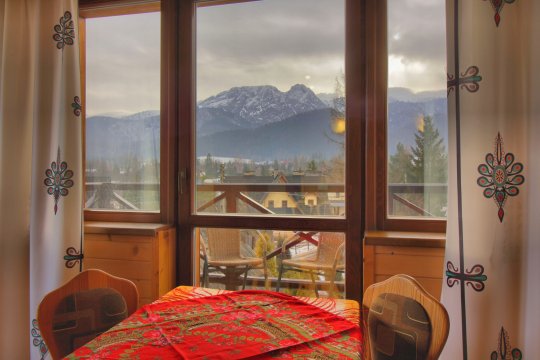 Pokoje z łazienkami z widokiem na Tatry. Ładnie-Czysto-Wygodnie.