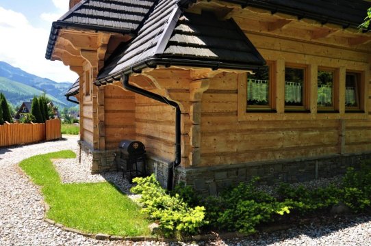Domek w Roztokach z widokiem na Tatry, z balią i sauną