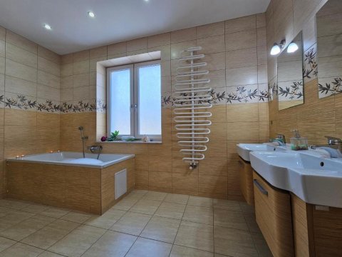 Dom Kasienka - Na Wyłączność