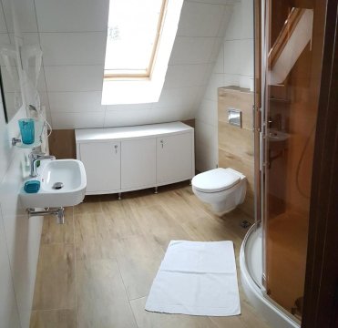 Górska Chata pod wyciągiem Remiaszów nr IX ski bus pod domkami