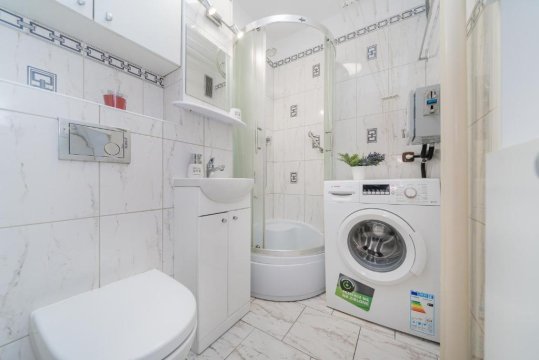 UNITApartament Short Rent Apartment in Warsaw by Metro Station Rondo ONZ Apart with 3bedrooms 22