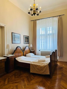 Main Market Square Apartments