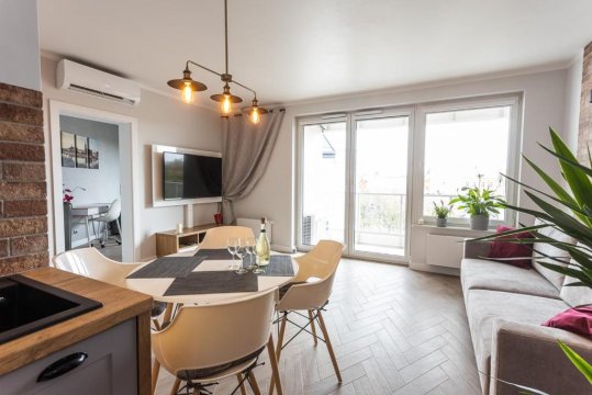 B&W Luxurious Apartment in the center of Wroclaw