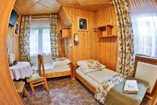 Buńdówka- Pokoje Gościnne - Zniżki na Termy - Stoki narciarskie - Śniadania