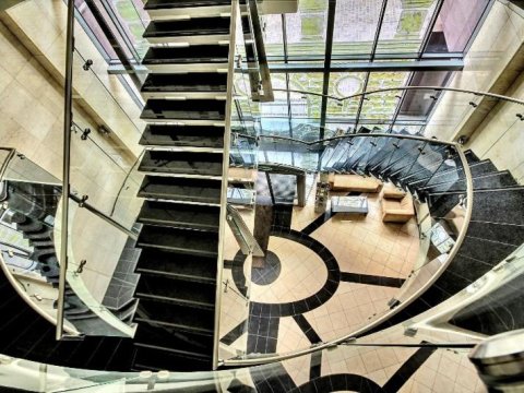 Main Street Apartment - Old Town