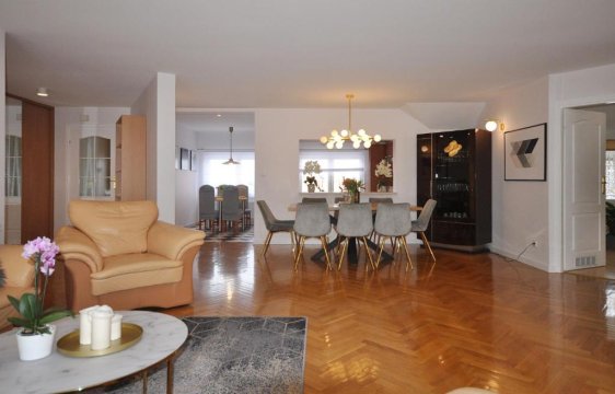 Apartament Family First