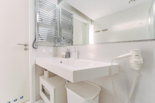 Apartament z widokiem na morze z aneksem kuchennym i basenem Ultra MARINE