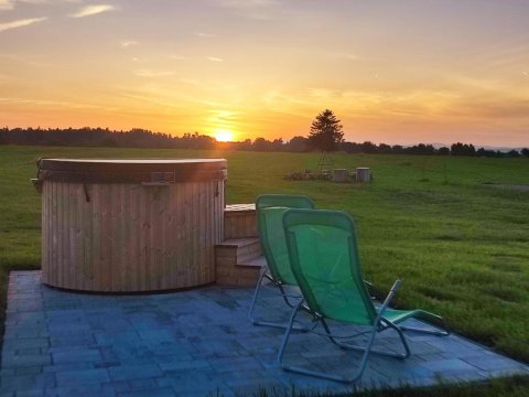 Białka i Skałka domki z jacuzzi i widokiem na góry - jacuzzi and mountain view
