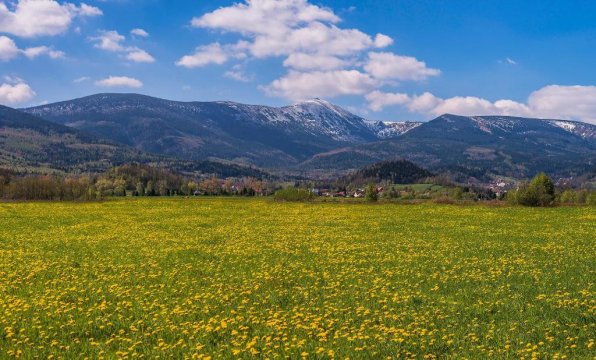 Karpacz4you "NAD ŁOMNICZKĄ" Apartament przy Deptaku 9,7 - GARAŻ - Wakacje w Górach !!!