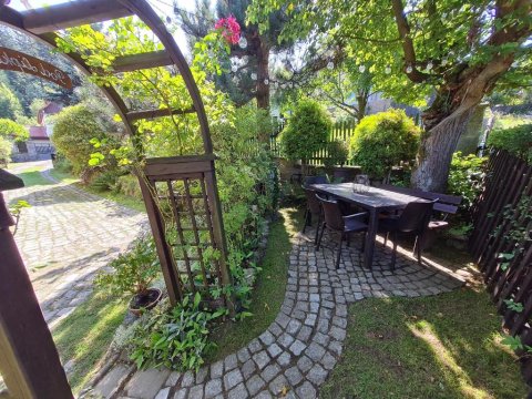 Apartament Leśna z ogrodem