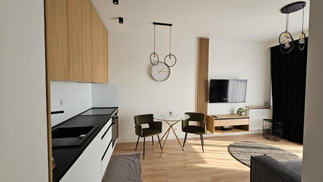 Sky Apart W21 Atlas Arena