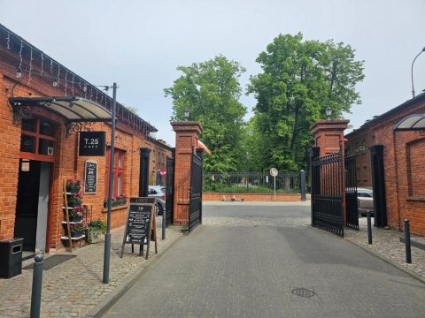 Apartament przy Loftach u Scheiblera parking podziemny, Śniadaniownia