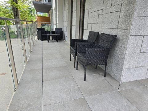 Apartament Stone Hill z basenem i widokiem na góry