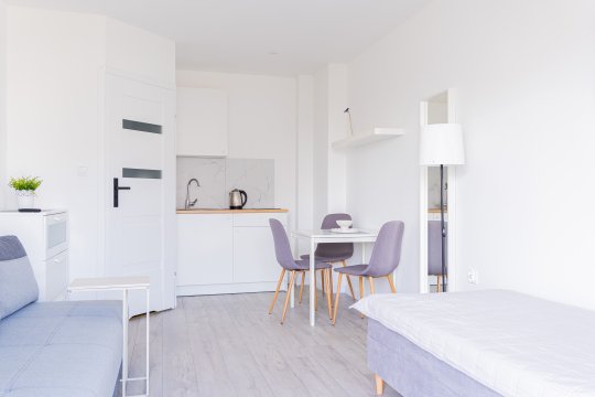 Komfortowe pokoje z aneksami blisko plaży i centrum